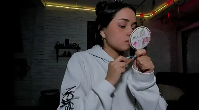 Snapshot of Kimmymadison- chatting on December 4, 2024, 11:13 pm Kimmymadison- online show from December 4, 2024, 11:13 pm