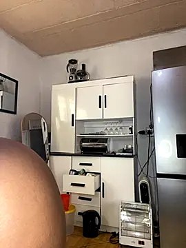 Snapshot of AssMilkymellowxx chatting on October 9, 2025, 12:14 pm AssMilkymellowxx online show from October 9, 2025, 12:14 pm