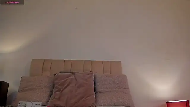 Snapshot of Roxxy_mora chatting on March 8, 2025, 12:33 am Roxxy mora online show from March 8, 2025, 12:33 am