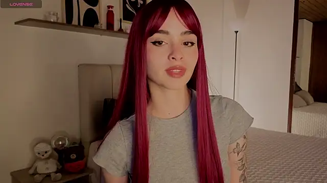 Snapshot of Roxxy_mora chatting on October 9, 2025, 9:46 pm Roxxy mora online show from October 9, 2025, 9:46 pm