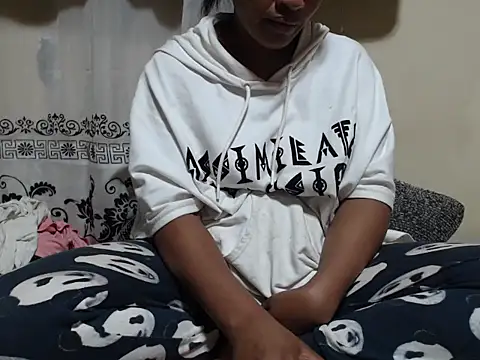 Linda sexy online show from September 28, 2025, 3:39 pm