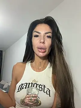 Snapshot of RaquelleVon chatting on March 30, 2026, 4:35 am RaquelleVon online show from March 30, 2026, 4:35 am