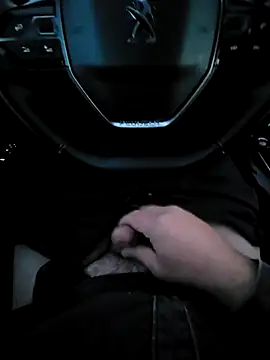 Snapshot of dominemoi4 chatting on December 5, 2025, 4:14 pm dominemoi4 online show from December 5, 2025, 4:14 pm