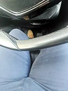 Snapshot of dominemoi4 chatting on December 16, 2025, 11:37 am dominemoi4 online show from December 16, 2025, 11:37 am