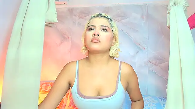 sofiacastillo01 online show from July 17, 2026, 2:34 pm