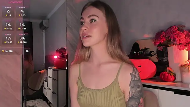 Snapshot of LoveGameSexx chatting on October 16, 2025, 10:16 am LoveGameSexx online show from October 16, 2025, 10:16 am