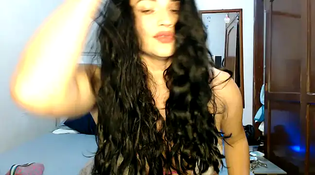 Snapshot of Katalleyaa chatting on December 3, 2024, 9:56 pm Katalleyaa online show from December 3, 2024, 9:56 pm