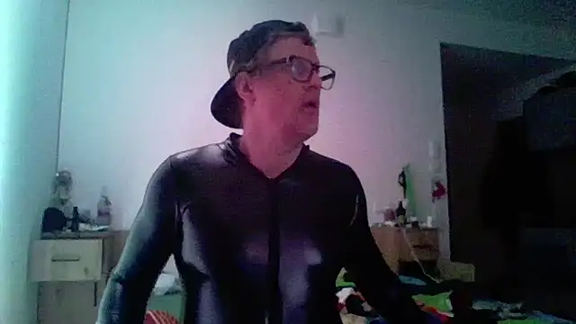 Bigthroaterboy online show from April 7, 2026, 11:59 pm