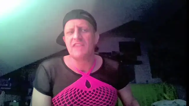 Snapshot of Bigthroaterboy chatting on June 14, 2026, 2:24 am Bigthroaterboy online show from June 14, 2026, 2:24 am