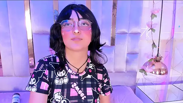 Snapshot of SaraMartini1 chatting on March 11, 2025, 10:51 am SaraMartini1 online show from March 11, 2025, 10:51 am