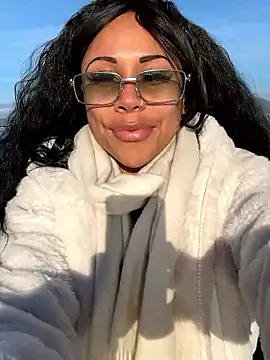 HaileyDiana online show from January 13, 2026, 1:49 pm