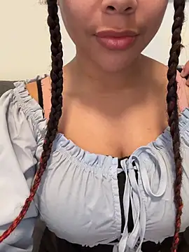 HaileyDiana online show from March 17, 2026, 11:30 pm