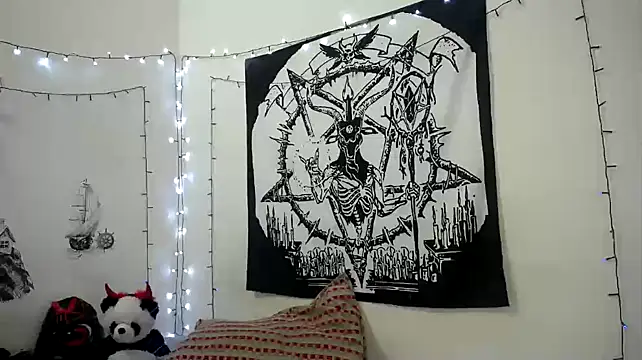 Snapshot of lili_peach chatting on January 11, 2025, 10:40 pm lili peach online show from January 11, 2025, 10:40 pm