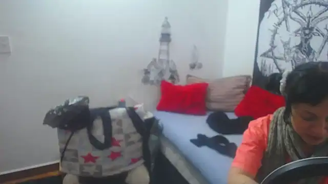 Snapshot of lili_peach chatting on March 6, 2025, 8:48 pm lili peach online show from March 6, 2025, 8:48 pm