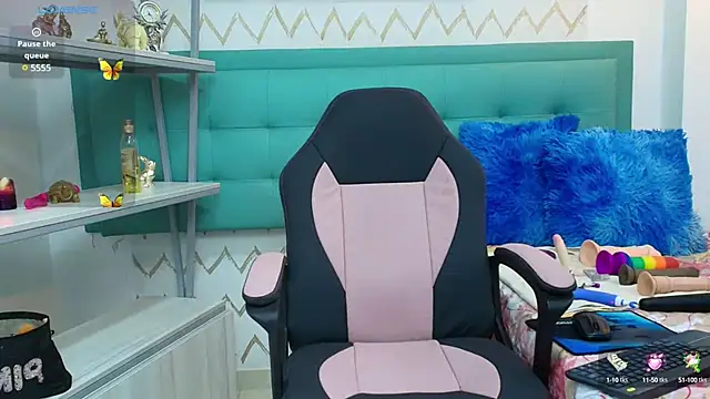 Snapshot of galatea_rous chatting on January 15, 2025, 12:36 pm galatea rous online show from January 15, 2025, 12:36 pm