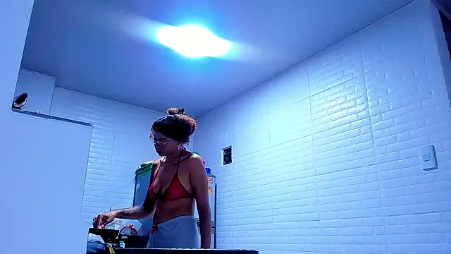 Snapshot of kerlysmith_24 chatting on February 8, 2025, 7:27 pm kerlysmith 24 online show from February 8, 2025, 7:27 pm