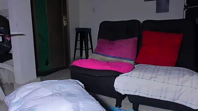 Snapshot of kerlysmith_24 chatting on November 11, 2025, 1:00 pm kerlysmith 24 online show from November 11, 2025, 1:00 pm