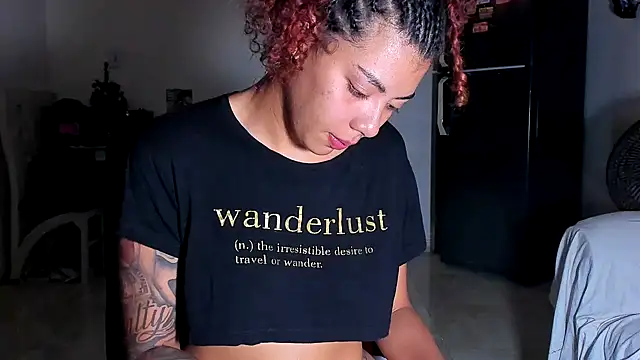 Snapshot of kerlysmith_24 chatting on December 15, 2025, 2:10 pm kerlysmith 24 online show from December 15, 2025, 2:10 pm