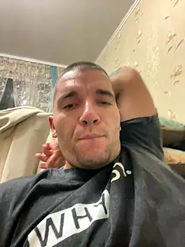 Snapshot of BadBoy_92 chatting on November 30, 2025, 3:16 pm BadBoy 92 online show from November 30, 2025, 3:16 pm