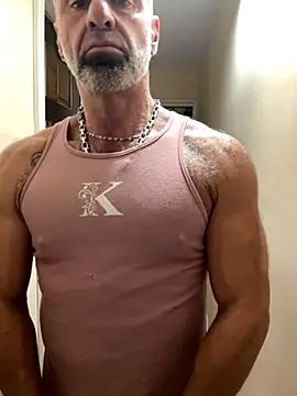 Snapshot of DaddySnowXX chatting on November 3, 2025, 10:32 pm DaddySnowXX online show from November 3, 2025, 10:32 pm