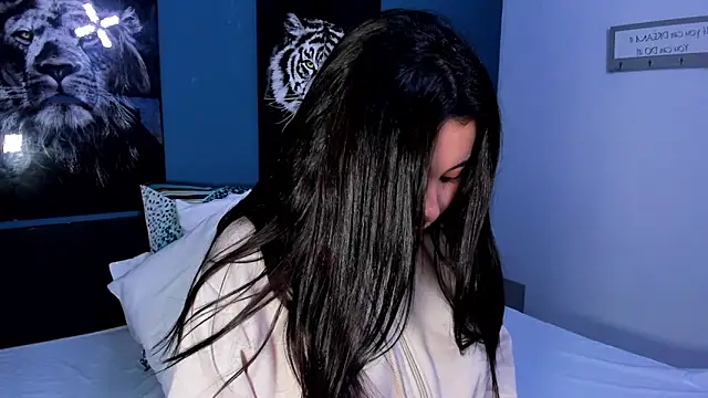 Liana Bernocchi online show from February 10, 2025, 2:08 am