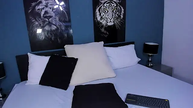 Snapshot of Liana_Bernocchi chatting on February 26, 2025, 8:00 pm Liana Bernocchi online show from February 26, 2025, 8:00 pm