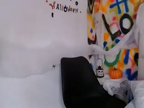 Snapshot of Liana_Bernocchi chatting on September 27, 2025, 6:57 pm Liana Bernocchi online show from September 27, 2025, 6:57 pm