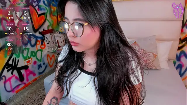 Snapshot of Liana_Bernocchi chatting on November 7, 2025, 8:53 pm Liana Bernocchi online show from November 7, 2025, 8:53 pm