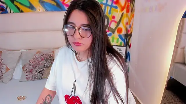 Snapshot of Liana_Bernocchi chatting on November 12, 2025, 9:14 pm Liana Bernocchi online show from November 12, 2025, 9:14 pm