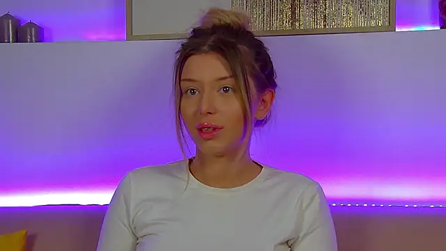 LiliaBianka online show from February 28, 2025, 9:47 am