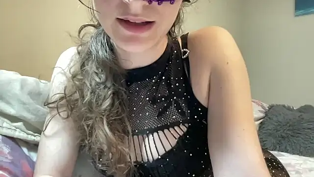 lexihot0000 online show from May 4, 2026, 8:27 pm