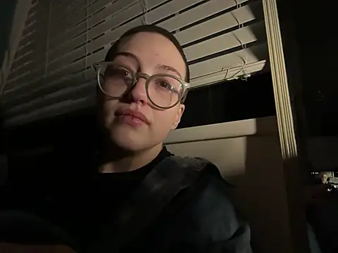 Snapshot of Starving4Cock chatting on December 14, 2024, 7:18 am Starving4Cock online show from December 14, 2024, 7:18 am