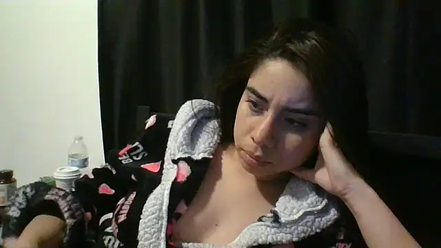 Snapshot of catrinasexy19 chatting on March 10, 2025, 5:39 pm catrinasexy19 online show from March 10, 2025, 5:39 pm