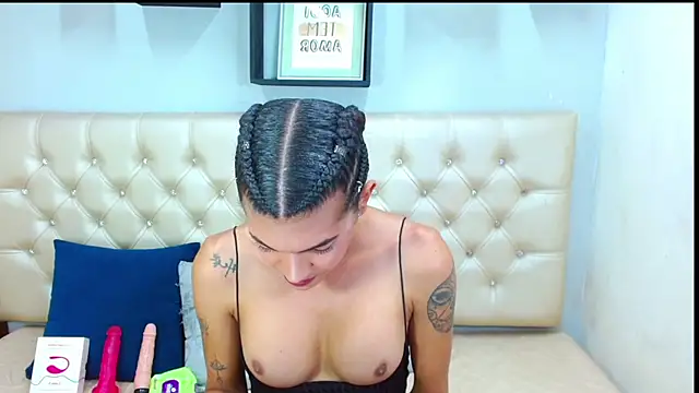 Snapshot of lucia_marks chatting on January 19, 2025, 3:10 pm lucia marks online show from January 19, 2025, 3:10 pm