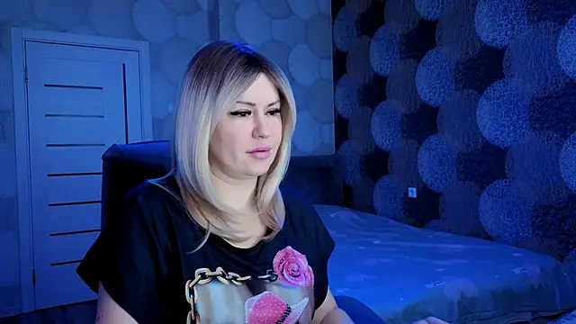 Snapshot of natusik chatting on December 18, 2024, 2:32 am natusik online show from December 18, 2024, 2:32 am