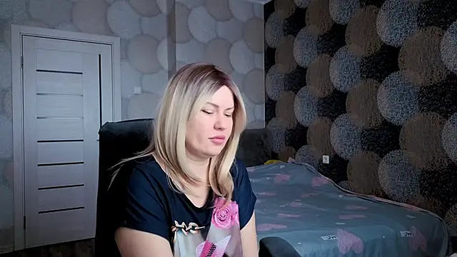 Snapshot of natusik chatting on February 5, 2025, 8:32 am natusik online show from February 5, 2025, 8:32 am