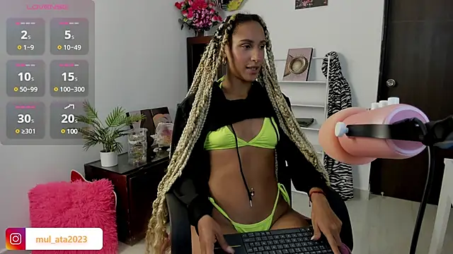 Snapshot of mulata_1ch chatting on January 22, 2025, 11:10 pm mulata 1ch online show from January 22, 2025, 11:10 pm