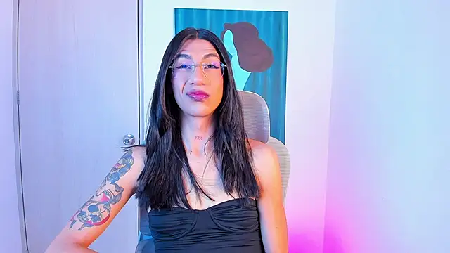 sofiaa grey  online show from April 24, 2026, 12:40 pm