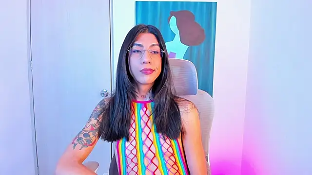 sofiaa grey  online show from April 29, 2026, 5:17 pm