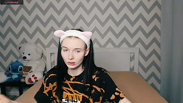 Snapshot of shaameless chatting on December 14, 2024, 8:08 pm shaameless online show from December 14, 2024, 8:08 pm