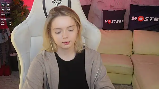 Cassy-Celestial  online show from December 22, 2024, 12:07 am