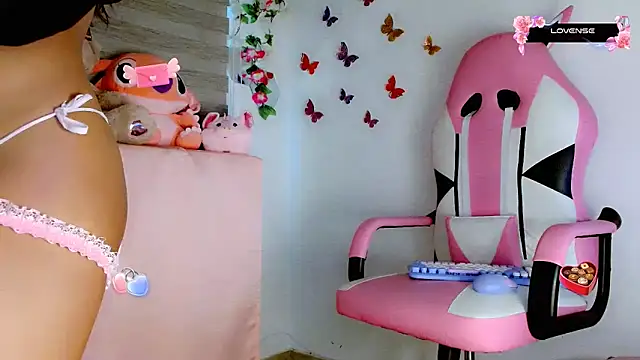 Snapshot of amaranta1411- chatting on January 4, 2025, 6:51 pm amaranta1411- online show from January 4, 2025, 6:51 pm