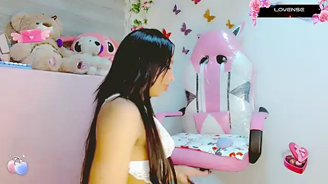 Snapshot of amaranta1411- chatting on March 23, 2025, 2:04 am amaranta1411- online show from March 23, 2025, 2:04 am