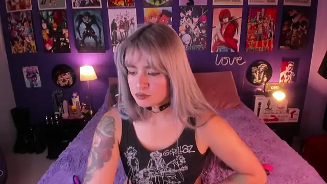 Snapshot of anne_cross chatting on January 8, 2026, 2:03 am anne cross online show from January 8, 2026, 2:03 am