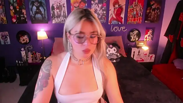 Snapshot of anne_cross chatting on February 18, 2026, 3:02 am anne cross online show from February 18, 2026, 3:02 am