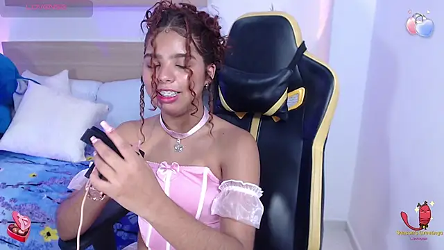 Snapshot of aurora_rodriguez chatting on December 13, 2024, 3:43 pm aurora rodriguez online show from December 13, 2024, 3:43 pm