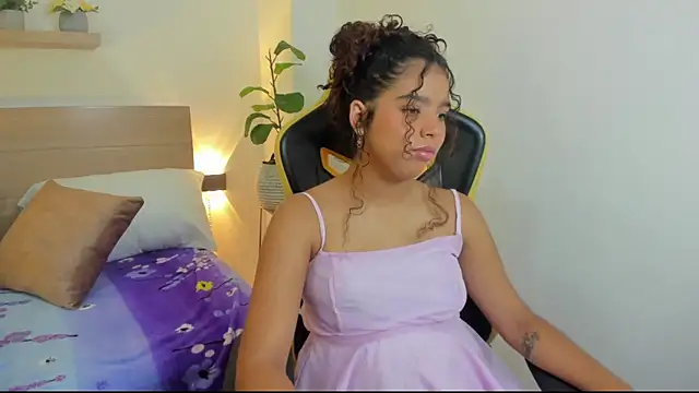 Snapshot of aurora_rodriguez chatting on October 29, 2025, 12:40 pm aurora rodriguez online show from October 29, 2025, 12:40 pm