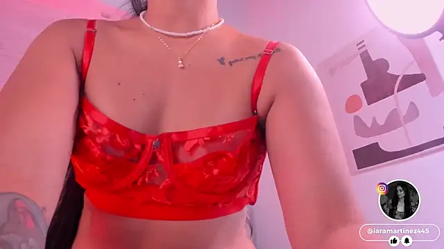 Snapshot of iara_martinez chatting on February 14, 2025, 12:57 pm iara martinez online show from February 14, 2025, 12:57 pm