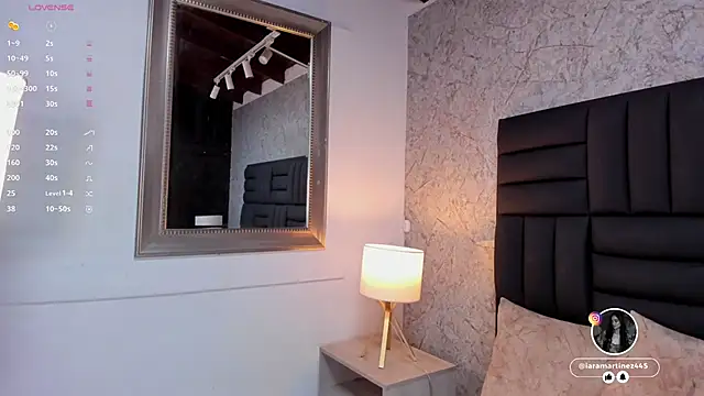 Snapshot of iara_martinez chatting on October 12, 2025, 11:42 am iara martinez online show from October 12, 2025, 11:42 am