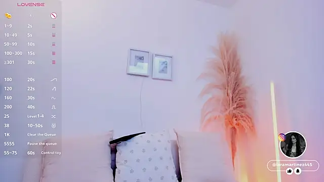 Snapshot of iara_martinez chatting on January 7, 2026, 1:13 pm iara martinez online show from January 7, 2026, 1:13 pm